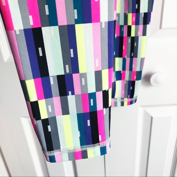 Knockout by Victoria's Secret Sport Colorful Geo Print Leggings - Picture 8 of 16